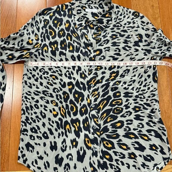 EQUIPMENT Femme animal print leopard silk shirt top blouse size L - Picture 10 of 10